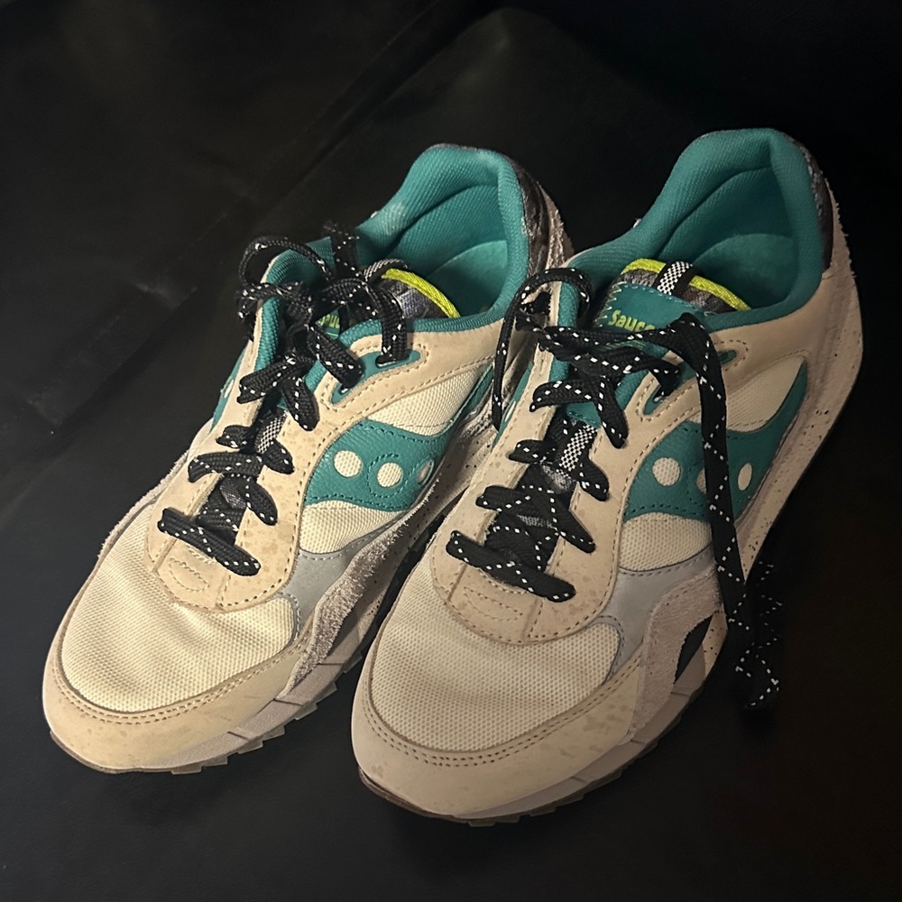 Saucony Cream and Teal Sneakers with Black Laces